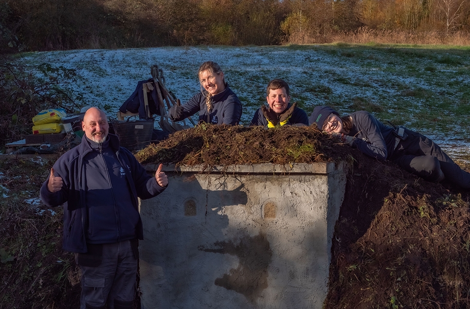 WWT Washington Builds New Artificial Kingfisher Bank After Natural Nest Site Washed Away