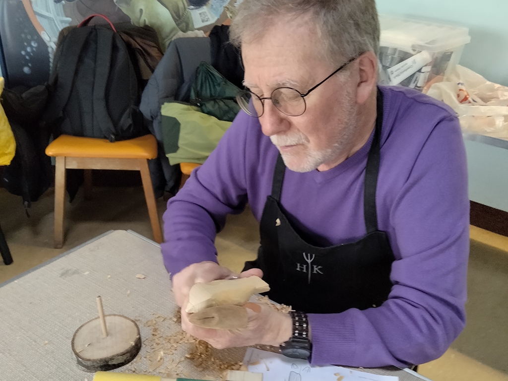 View: Begin Woodcarving - Blue Tit